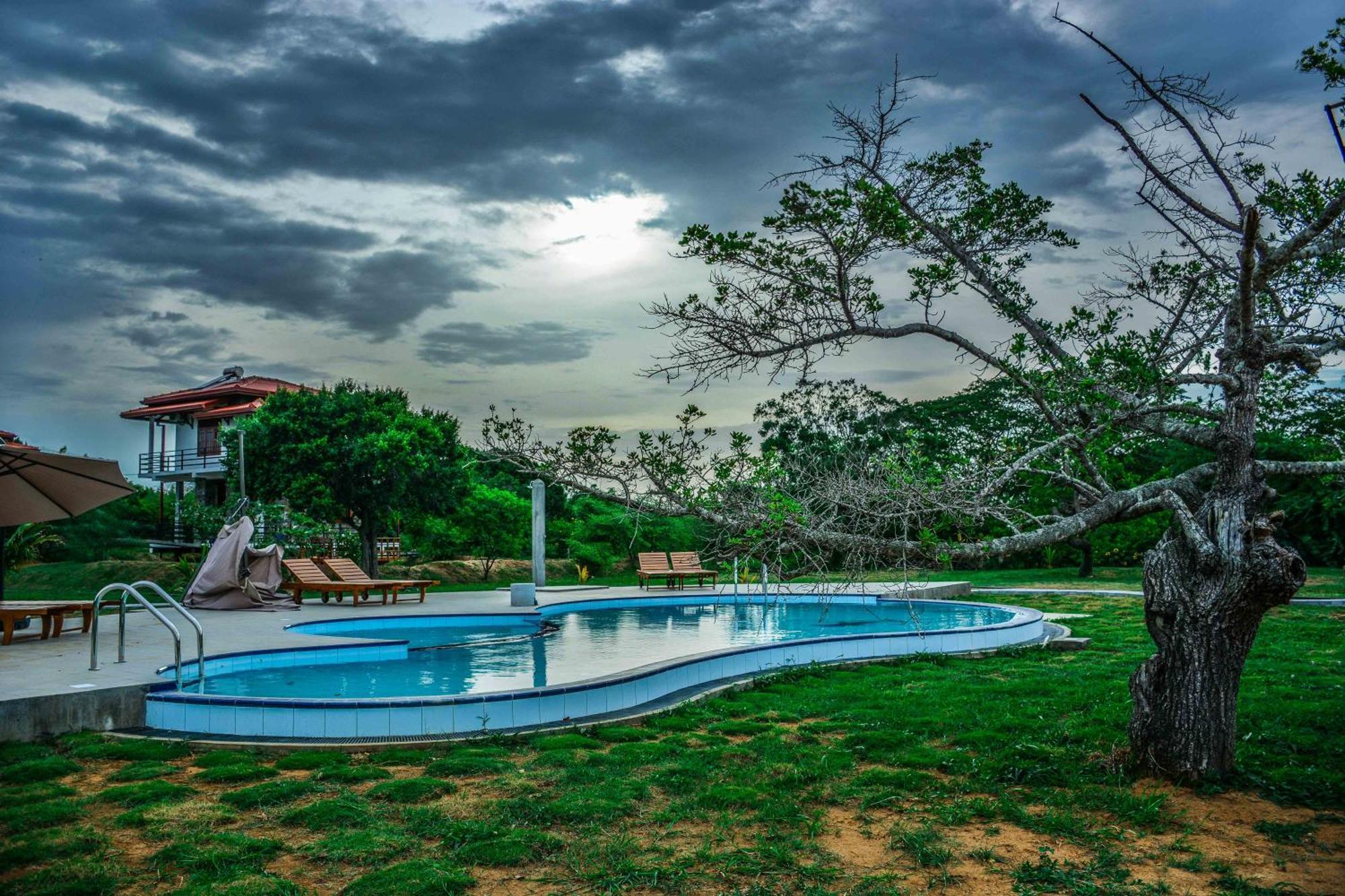 Lake Villa Resort Tissamaharama Εξωτερικό φωτογραφία